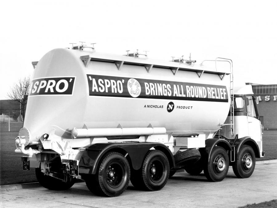  AEC Mammoth Major 8 Mk V Tanker (G8RA) 1959 года  (фото 10 из 11)